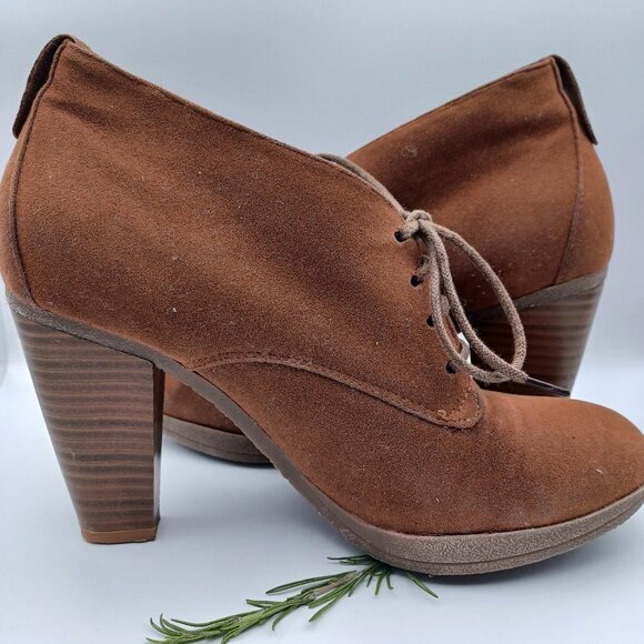 Jessica Heeled Ankle Boot - Picture 6 of 15